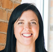 Sophie Hartwell, responsable du service client, portrait